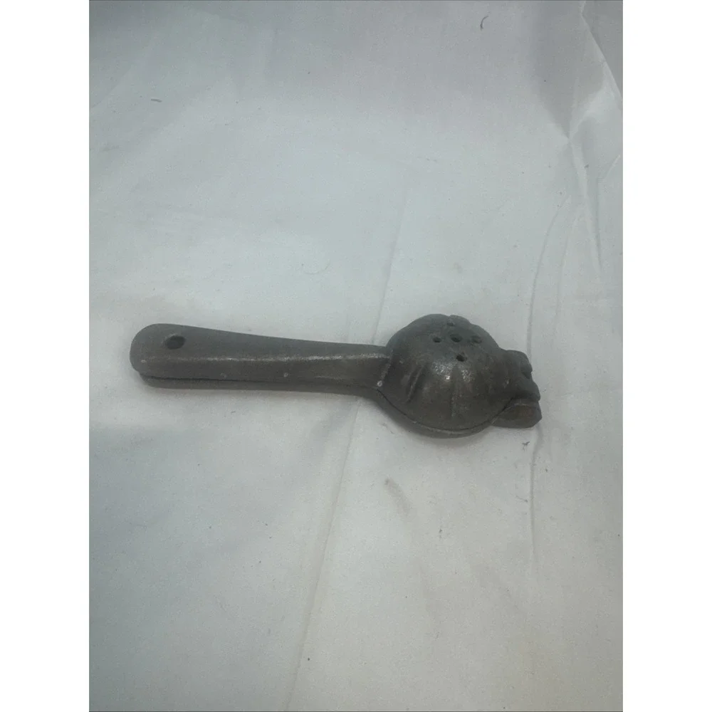 Vintage Metal Fruit Juicer / Hand Press / Lemon Squeezer